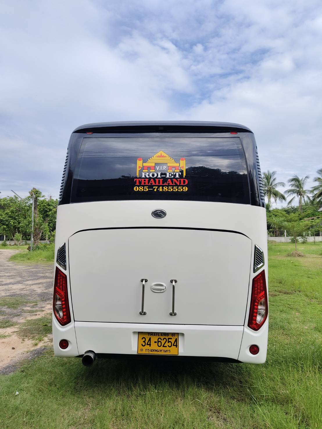 65 - https://มินิบัสและรถตู้ให้เช่าร้อยเอ็ด.com | บริการรถตู้ VIP รับ-ส่ง ท่าอากาศยานร้อยเอ็ด สนามบินร้อยเอ็ด เดินทางภารกิจต่างๆ งานราชการ ดูงาน ตรวจงาน องค์กรภาคธุรกิจ ให้บริการเช่ารถมินิบัส VIP และรถตู้ VIP พร้อมคนขับ สำหรับการเดินทางท่องเที่ยวและภารกิจต่างๆ บริการทั่วไทย 65 - https://มินิบัสและรถตู้ให้เช่าร้อยเอ็ด.com | บริการรถตู้ VIP รับ-ส่ง ท่าอากาศยานร้อยเอ็ด สนามบินร้อยเอ็ด เดินทางภารกิจต่างๆ งานราชการ ดูงาน ตรวจงาน องค์กรภาคธุรกิจ ให้บริการเช่ารถมินิบัส VIP และรถตู้ VIP พร้อมคนขับ สำหรับการเดินทางท่องเที่ยวและภารกิจต่างๆ บริการทั่วไทย